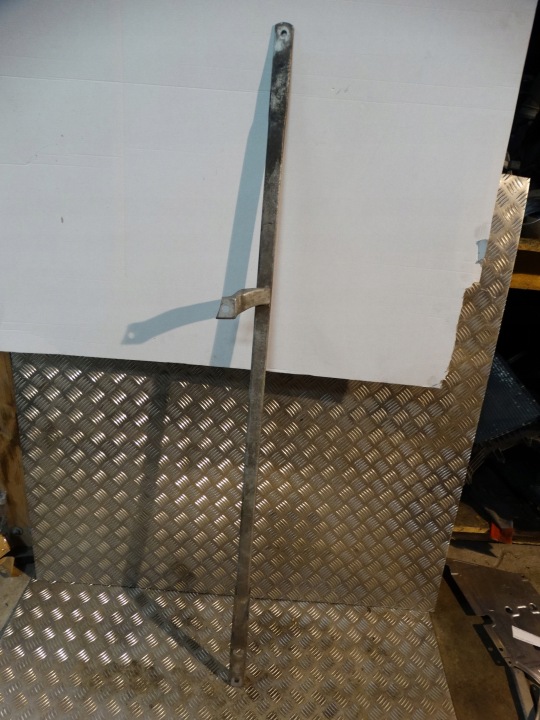 IDEALNA spreize hinten links MERCEDES W213 W290 1