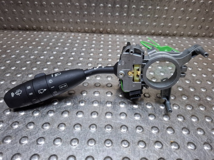 MANETKA Commodo essuie glace A1695450010 MERCEDES W169 W245