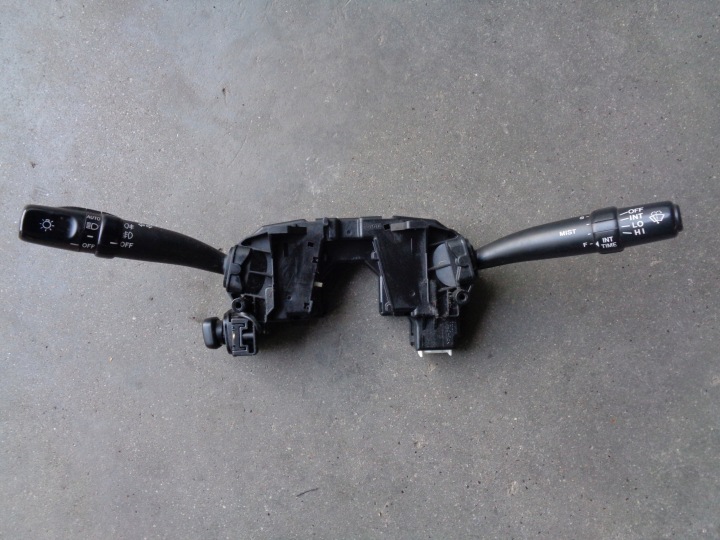 Commodo phares 84310-24760 LEXUS SC II SC430