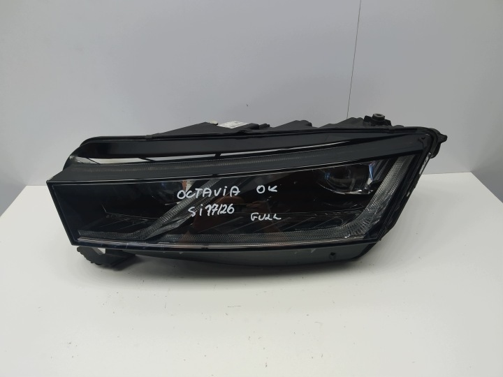 2019r- Skoda Octavia IV reflektor light front left Full Led Crystal 5E4