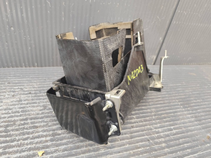 MAZDA 3 grundlage batterie BCJH56041