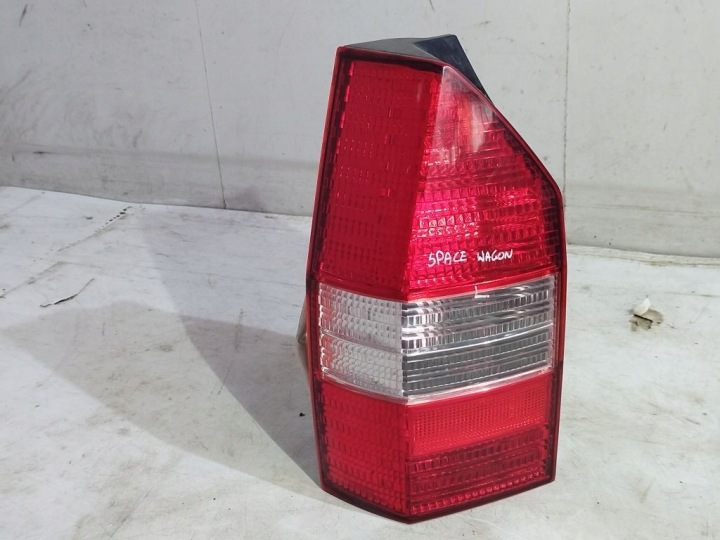 Mitsubishi Space Wagon Licht links heck hinten