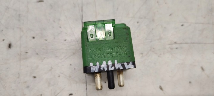 relay Mercedes W124 2,2b