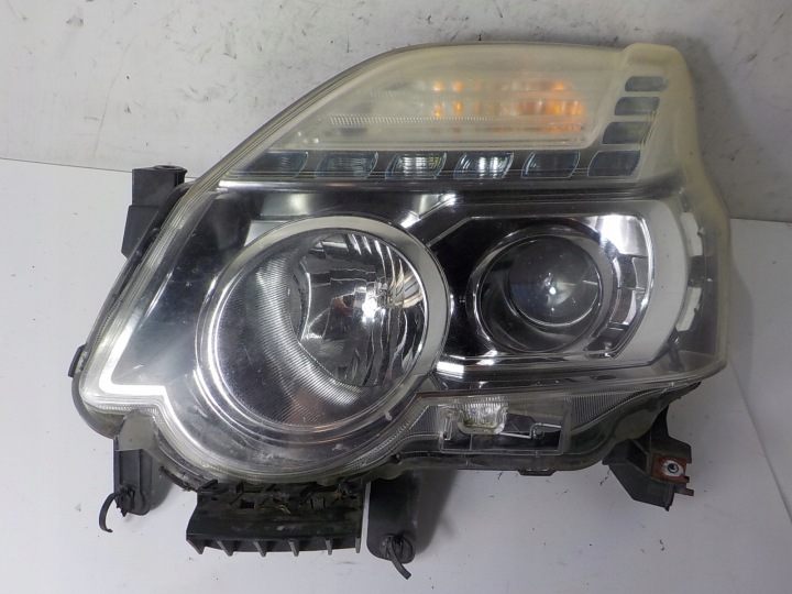 NISSAN X-TRAIL T31 XENON LIFT light left front front UK