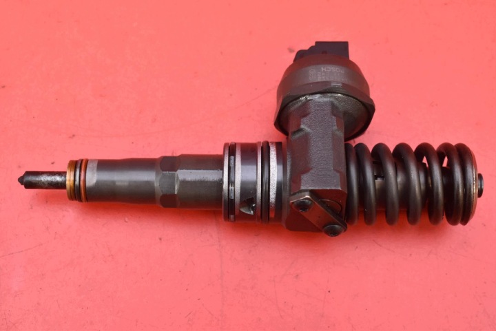 Injecteur Injecteur 038130073BQ 0414720312 VW PASSAT B6 2.0 TDI 140 KM 05-10