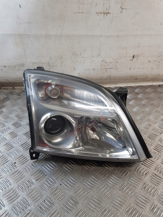 Licht rechts vorne 15588800 OPEL VECTRA C 03R- EUROPA