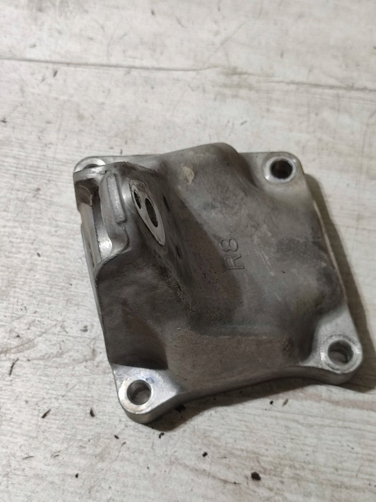Lexus RC 2019 right side holder / holder of the engine