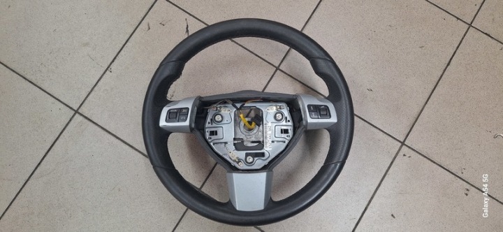 lenkrad OPEL ZAFIRA B SKORZA MULTIFUNKCJA 13231661