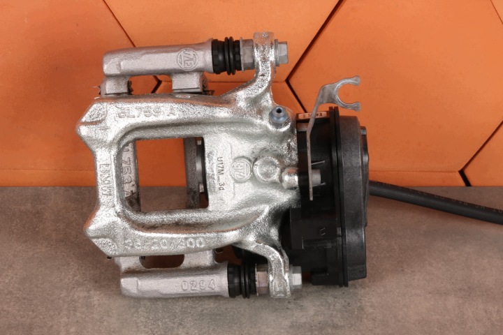 BMW F70 F74 U06 X1 U11 X2 U10 PINZA FRENO freno sinistra posteriore 36/20/300 6891065