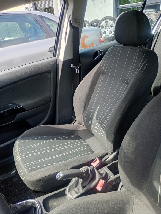 FOTEL jobb PASAZERA OPEL CORSA D 06-14