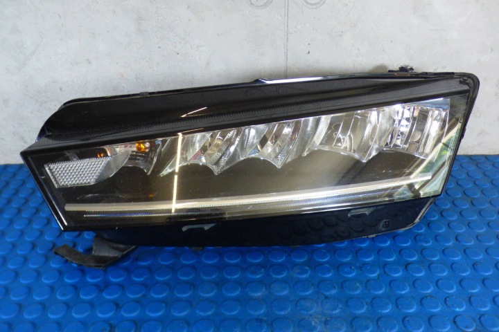 Skoda Octavia IV light reflektor left front 5E4941015 st.BDB