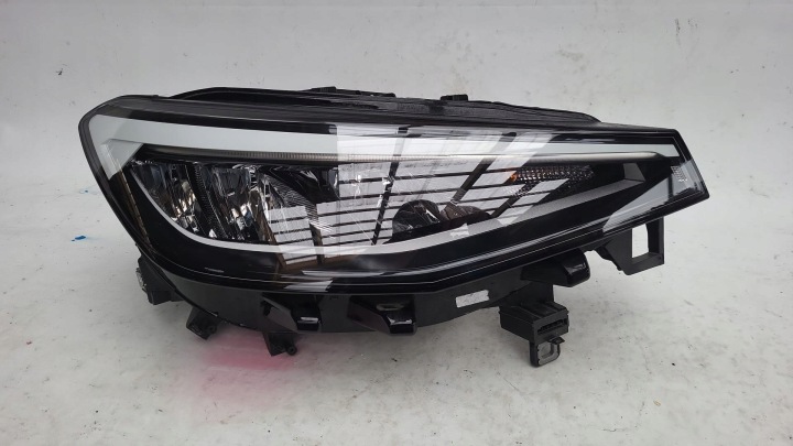 VW ID4 11A far desna prednji dio prednja FULL LED 11A941120