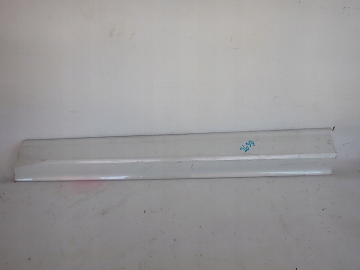 VOLVO XC60 II 17-22 moulding door right front