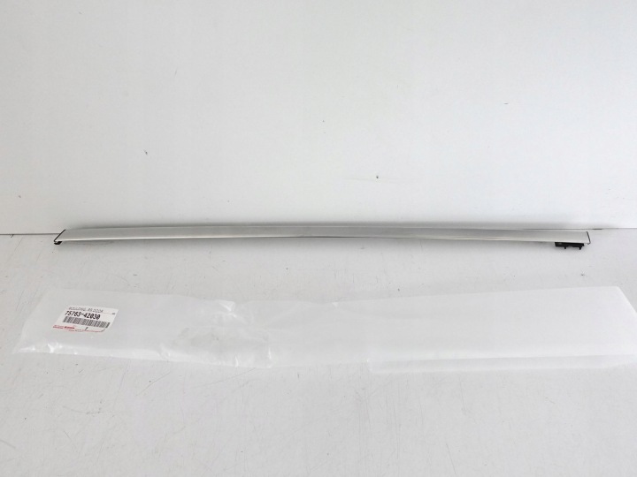 TOYOTA BZ4X 22- upper moulding WYKONCZENIOWA for door right rear part CHROM
