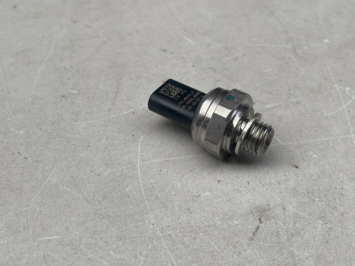 Sensor Druck oil VOLKSWAGEN T-ROC 05E906277A @M