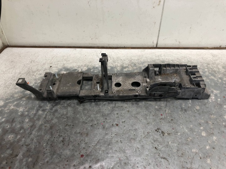držač DZWIGNI elektronske rucne kocnice VOLVO C30 LIFT 9123233