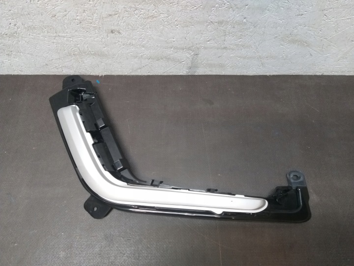 Stoßstange vorne Leiste Schutzleiste Blende Gehäuse PEUGEOT 308 LIFT 17