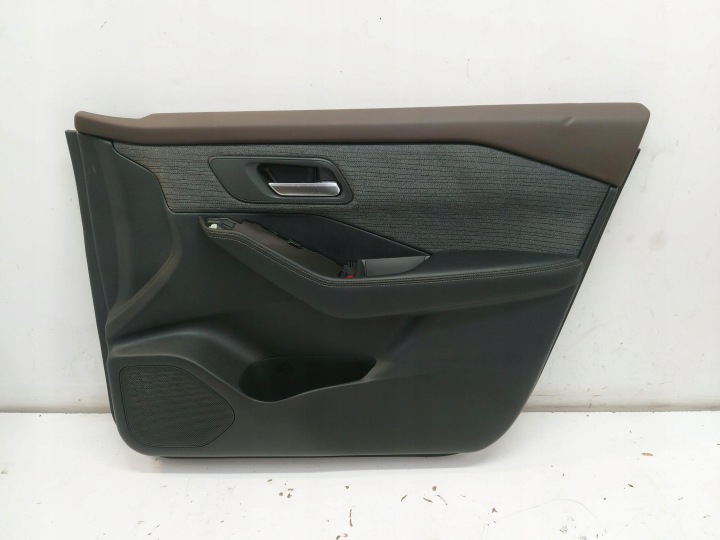 Nissan X-TRAIL T33 IV 2023r verkleidung Seite Tür rechts rechts heck