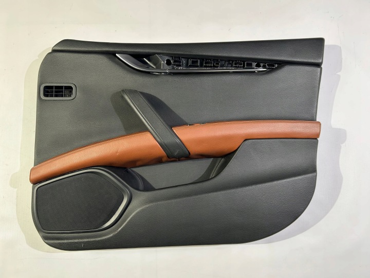Laterale / lato PANNELLO PORTA PORTIERA PORTA Portiera Destra Anteriore przednich Maserati Ghibli M157 2013