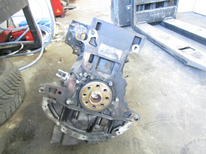 BMW 7 E65 E66 E67 Blok motora 9