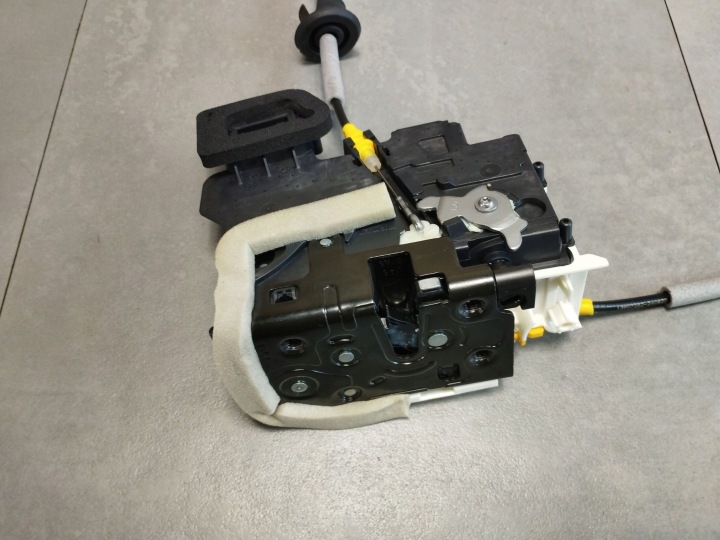 Audi A5 B10 de la Serrure Portière Gauche Avant 85C837015E