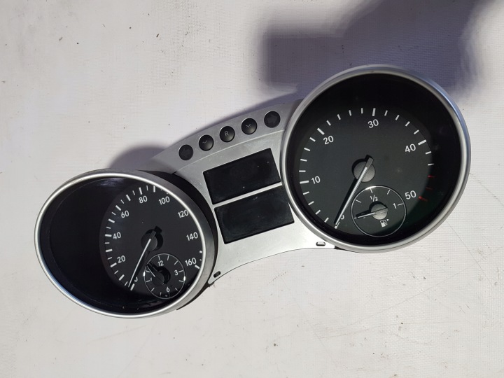 compte tours MERCEDES R W251 3.0 CDI W164 A2515400748