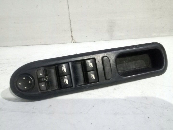Peugeot 407 panel window control switch 96468704XT