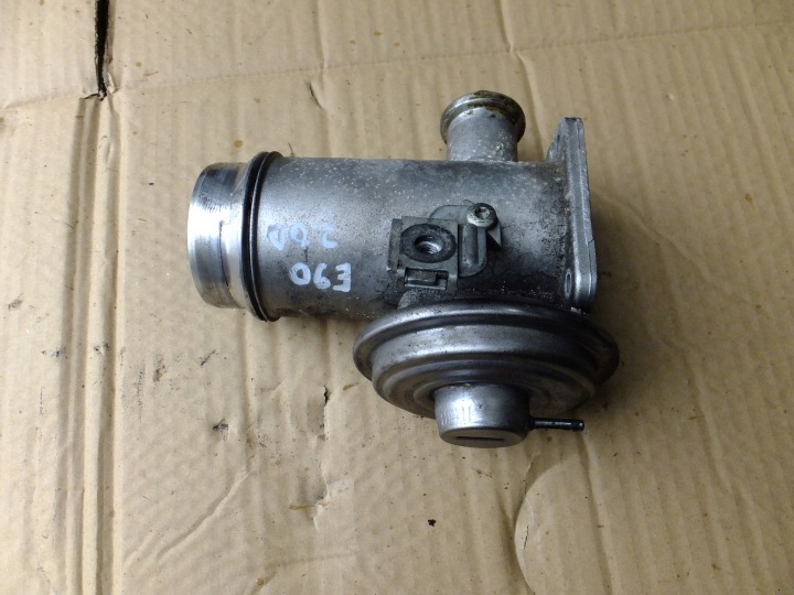EGR valve bmw e90 2,0 d 2007r 7792077