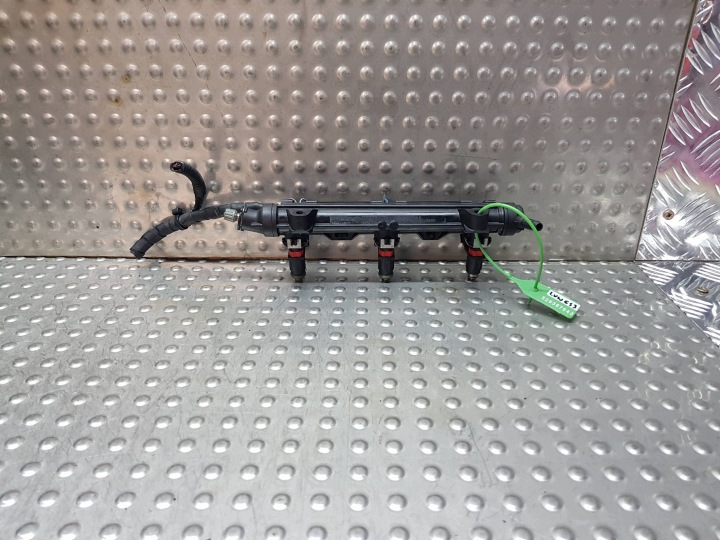 Kraftstoffverteiler Einspritzleiste Einspritzdüse 03E906031C FABIA II POLO V 6R IBIZA IV 6J 1.2 12V