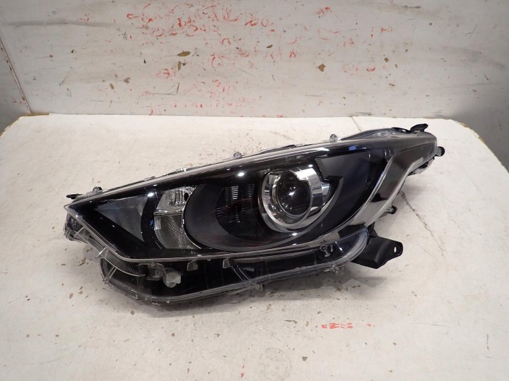 Licht vorne vorne links TOYOTA YARIS IV 2020