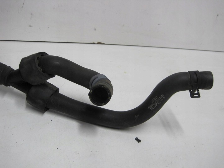 SCHLAUCH ROHR DES WASSERS VW AUDI SEAT SKODA 5Q0122051DQ