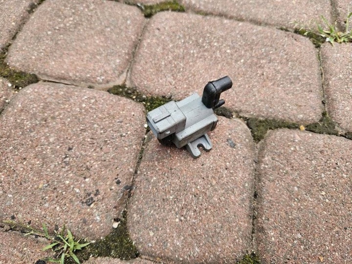 valve vacual sensor 1.7CDTI Astra J IV Corsa Opel Mokka X 55590347