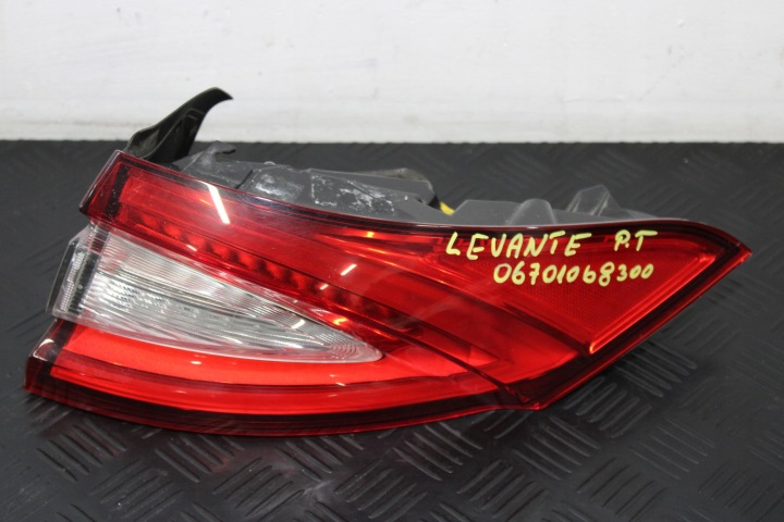 FANALE FARO Destra posteriore posteriore 06701068300 MASERATI LEVANTE M161