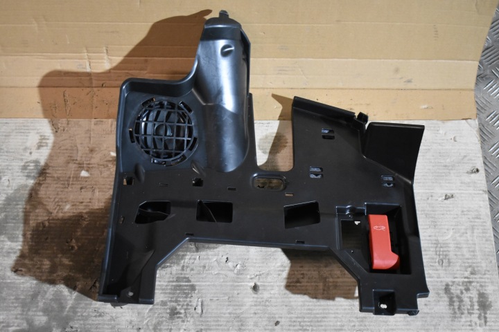 IDEALNA copertura GREMBIALINA consolle inferiore Altoparlante KPL. MERCEDES W206 1
