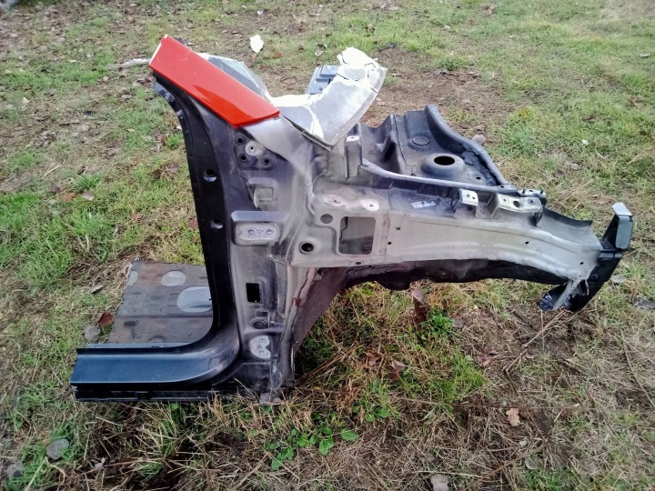 KIA STONIC quarter quarter pillar front right 2020R