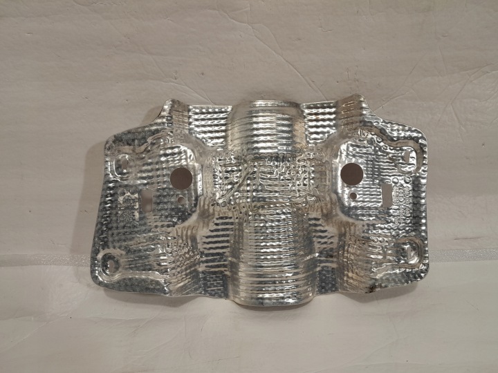 PORSCHE CAYENNE 9Y Couverture tablier moteur TERMICZNA de l’échappement 4M0521443D