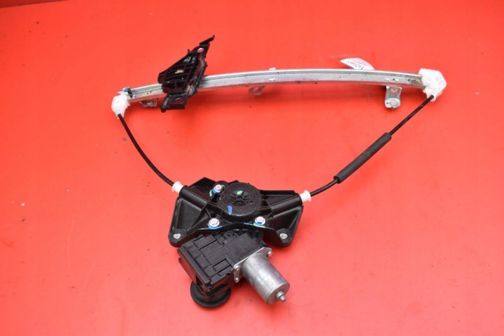 window regulator right rear part EU 85710-0D470 TOYOTA YARIS CROSS 20