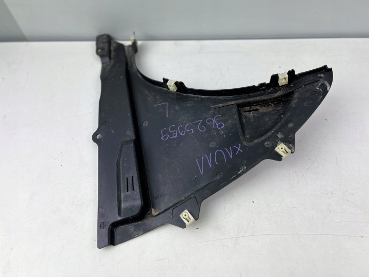 kryt TROJKAT NADKOLA levý BMW X1 U11 9625959