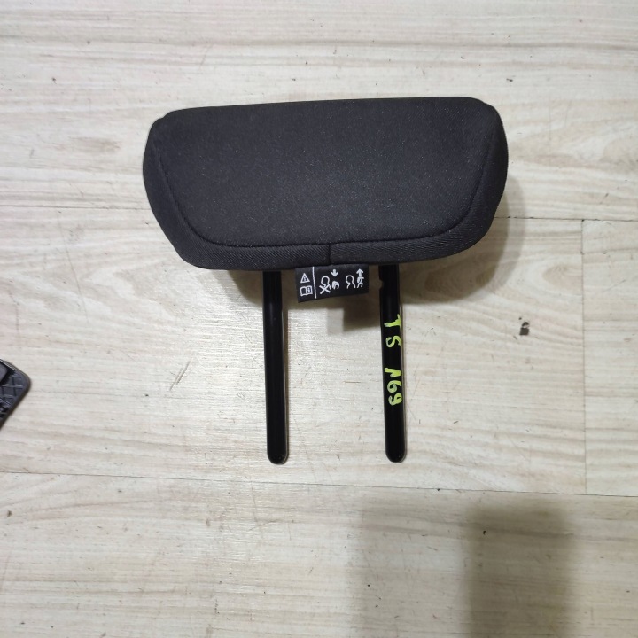 opěrka zadní střed Opel Corsa F