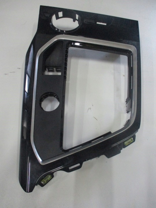 frame of the gear cover PEUGEOT 5008 9810274077