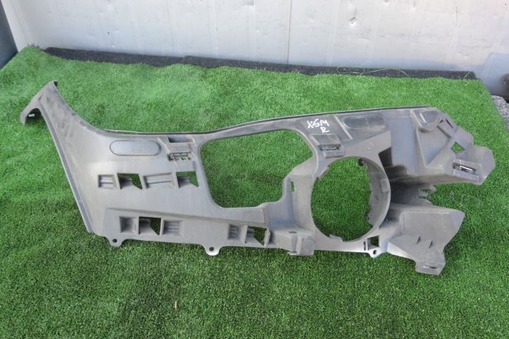 držák držák držák úchyt blatníku pravý BMW X5 F15 F85