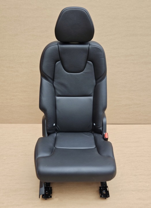 pravý sedačka záď II řada VOLVO XC90 II 2015