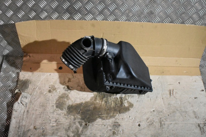 IDEALNA cover of a filter, air BMW G01 G02 G05 G30 G31 G11 1