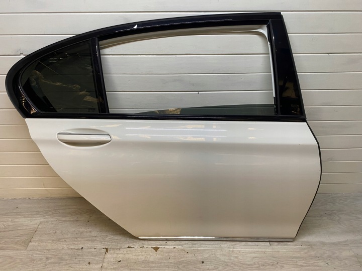 BMW 7 G12 Tür rechts hinten heck Farbe A300