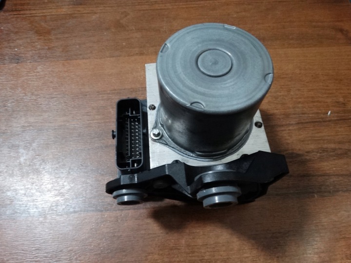IDEALNY Bedienteil Pumpe ABS VW SEAT SKODA 1 9