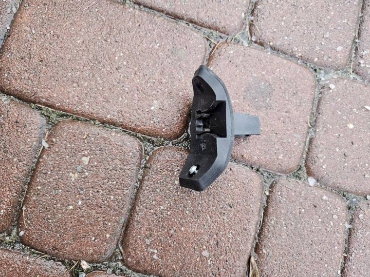 Obal Kryt rygla zámku nádrže Paliva Opel Corsa E 13202396