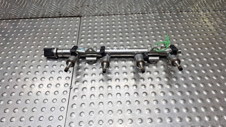 kraftstoffverteiler einspritzleiste einspritzdüse 0261500132 GOLF VI A3 8P LEON II OCTAVIA II 1.4TSI