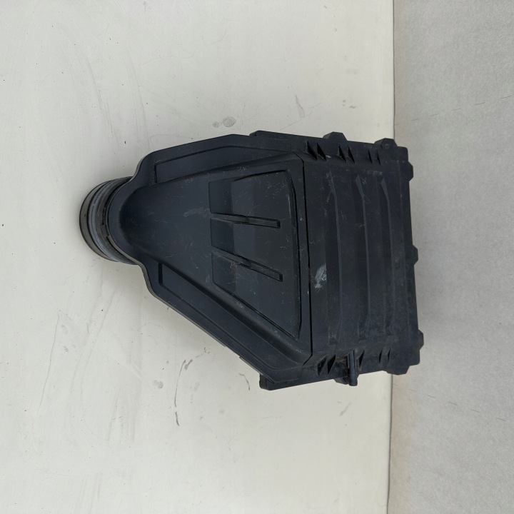 cover of a filter, air VW VOLKSWAGEN AUDI SEAT SKODA 04C129601M