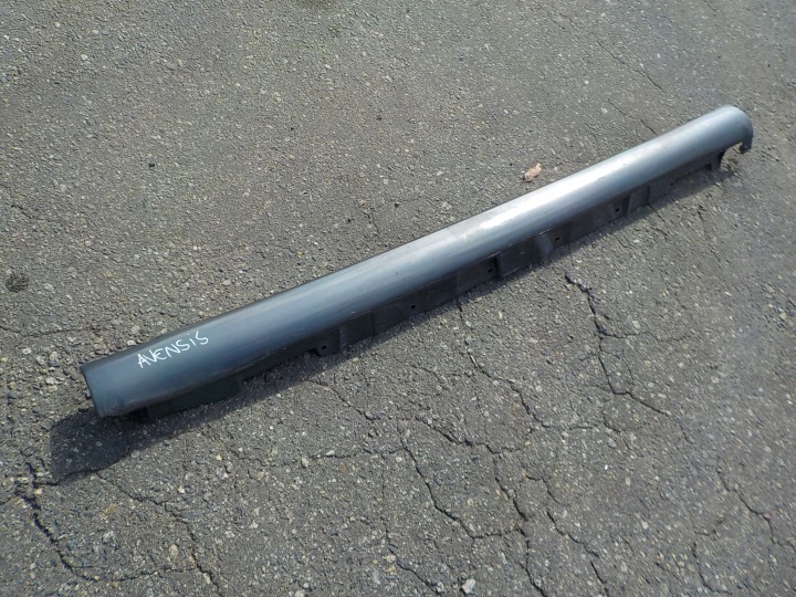 moulding threshold right toyota avensis t25 kombi