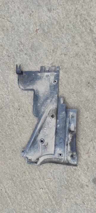 fedél alváz jobb AUDI A5 8T 8T8825216B